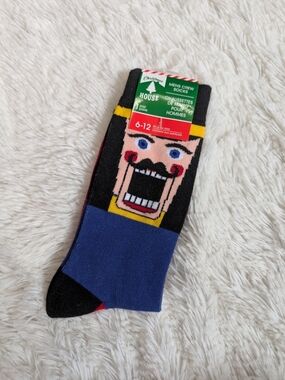 Christmas House Men's Nutcracker Crew Socks Got Nuts Men's Size 6-12 New